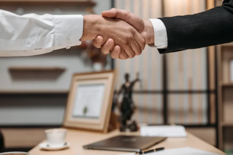 Things You Need to Know When Hiring a Truck Accident Lawyer